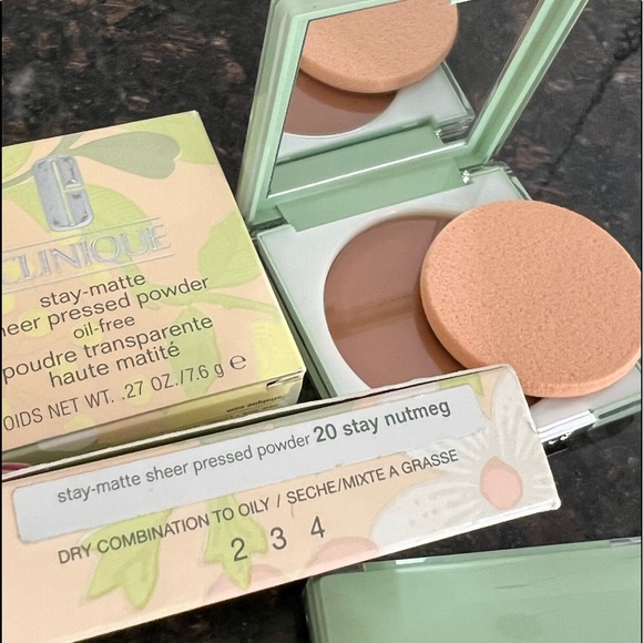 (2) NEW in Box Clinique Stay-Matte Sheer Pressed Powder Stay Nutmeg (20) - Picture 9 of 10